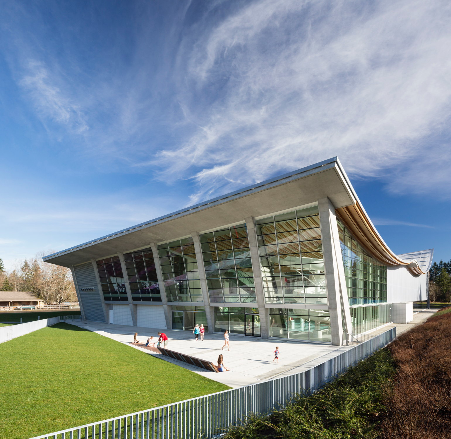 HCMA Architecture + Design, swimming pool, Kanada, Canada, 2017, Schwimmbad, Sprungturm, abgehängtes Dach, Beton, Canadian Architecture, Darryl Condon, Stuart Rothnie, British Comlumbia, Melissa Higgs, Grandview Heights Aquatic Centre