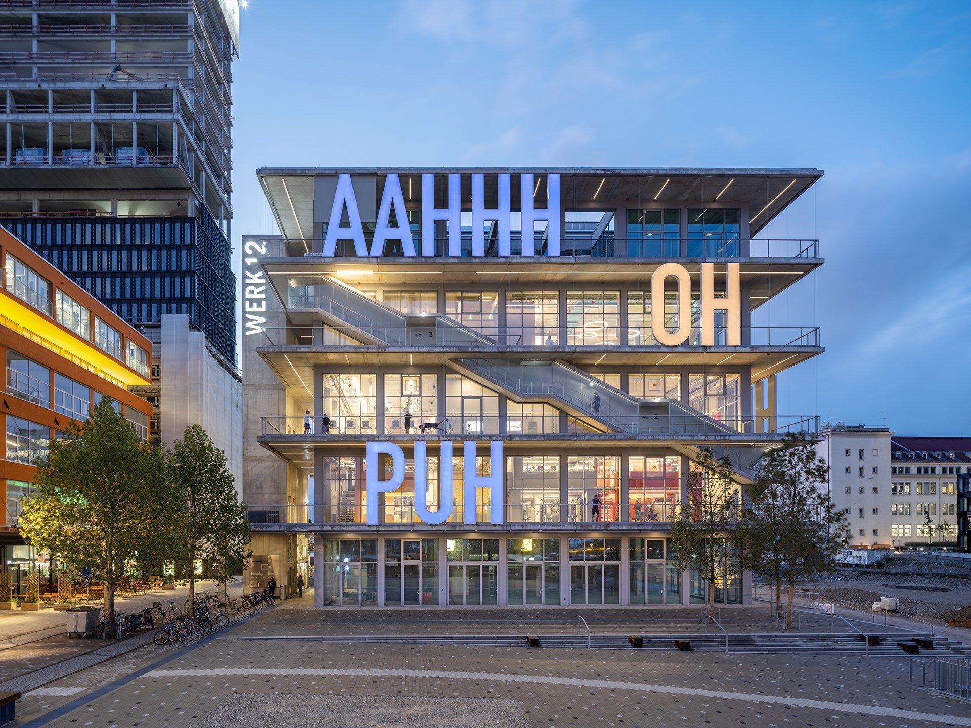 Falls man nicht weiß, was man vom Werk12 von MVRDV und N-V-O halten soll ...