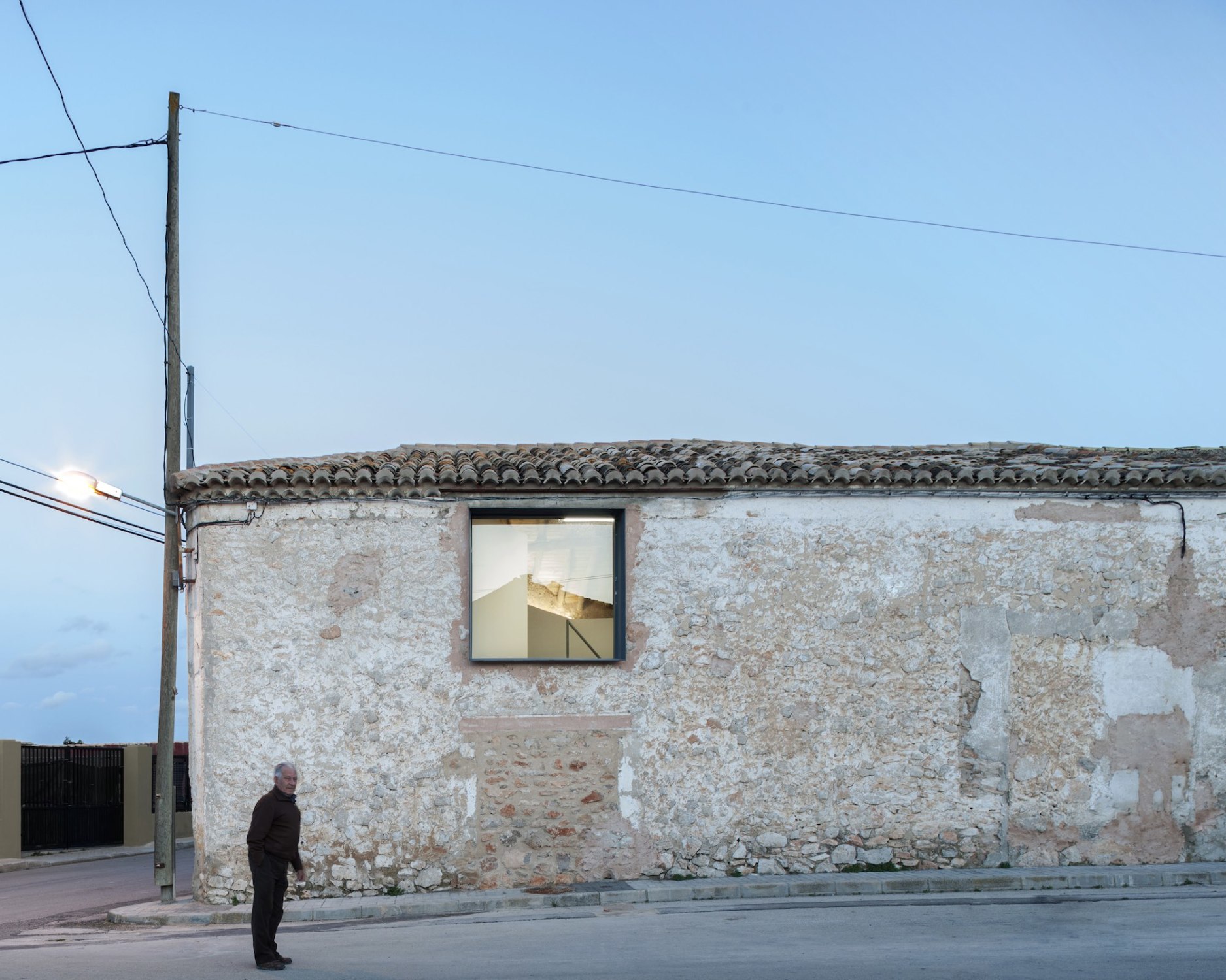 Bodega-Umbau bei Valencia von CRUX Arquitectos