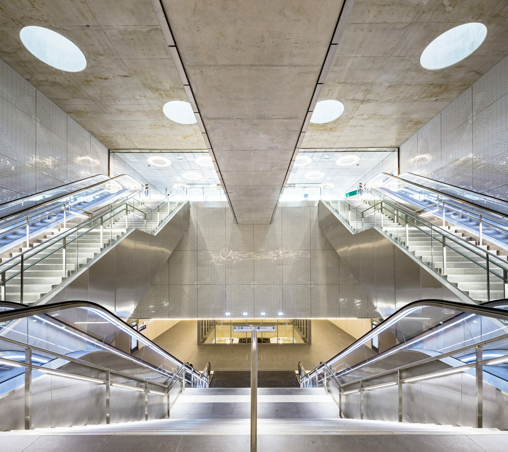 Umsteigehalle Metrostation „Mairie Saint-Ouen”