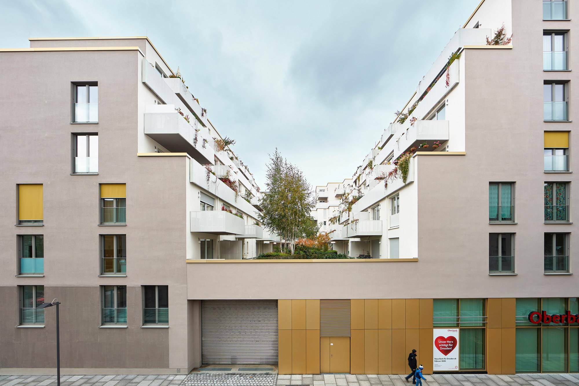 Wohn- und Geschäftshäuser in Dresden von Knerer und Lang Architekten 