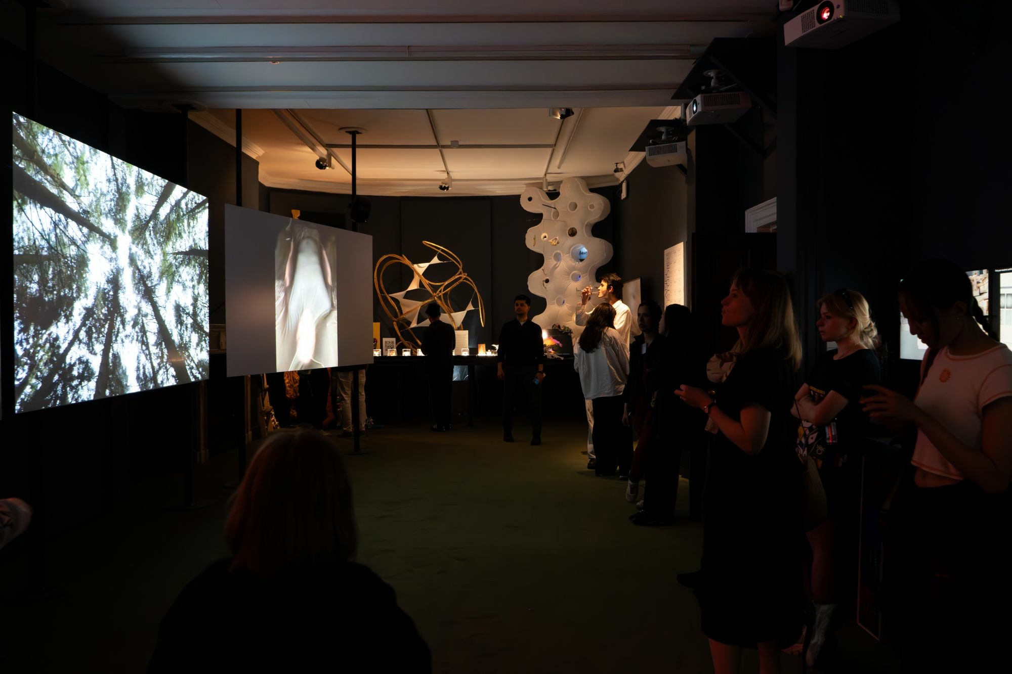 AA Projects Review 2024 - Bühne "Atmosphere"
