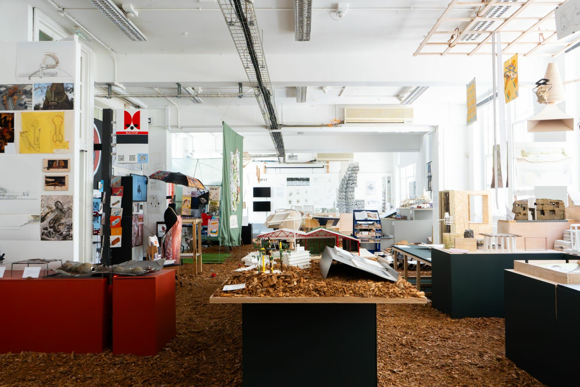 AA Projects Review 2024 - Bühne "Land"
