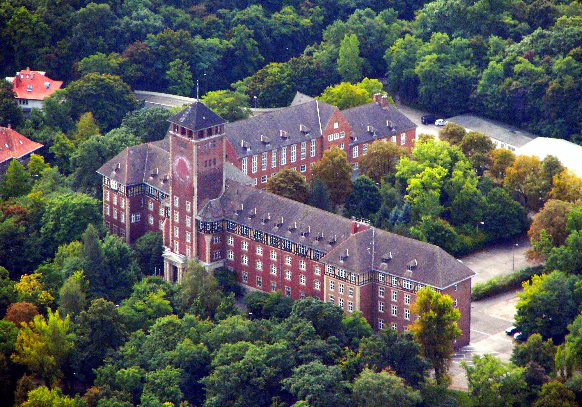 Bestandsgebäude am Brauhausberg von Franz Schwechten. Foto: Wikimedia / Wolfgang Pehlemann Wiesbaden Germany / CC-BY-SA-3.0-DE
