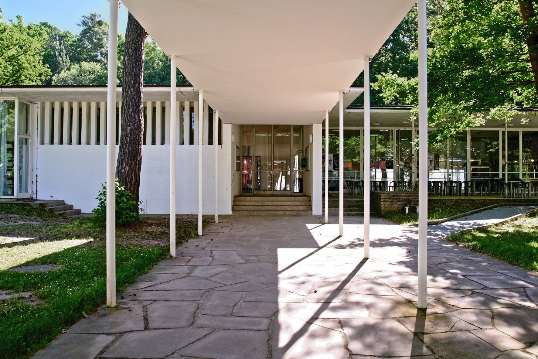 Akademie der Bildenden Künste in Nürnberg (Laubengang)