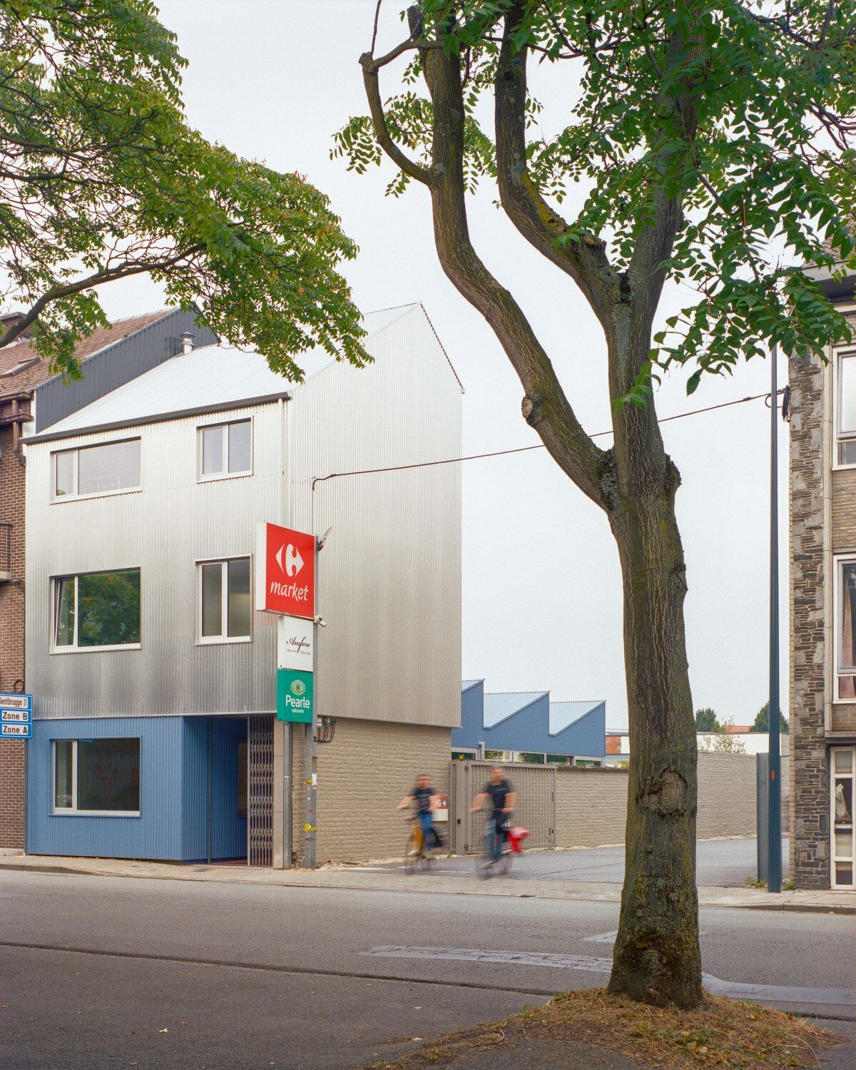 Wohnhaus von Atelier Avondzon und Macadam Atelier