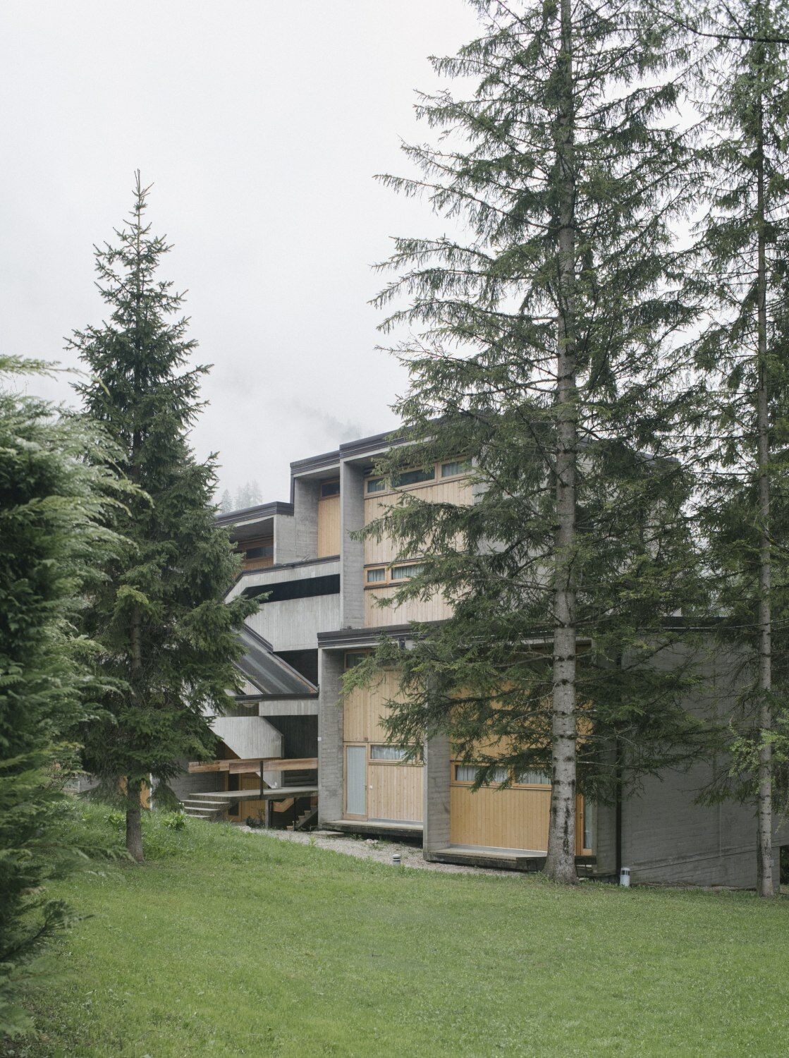 Wohnungsumbau von Mimeus Architettura im Trentino